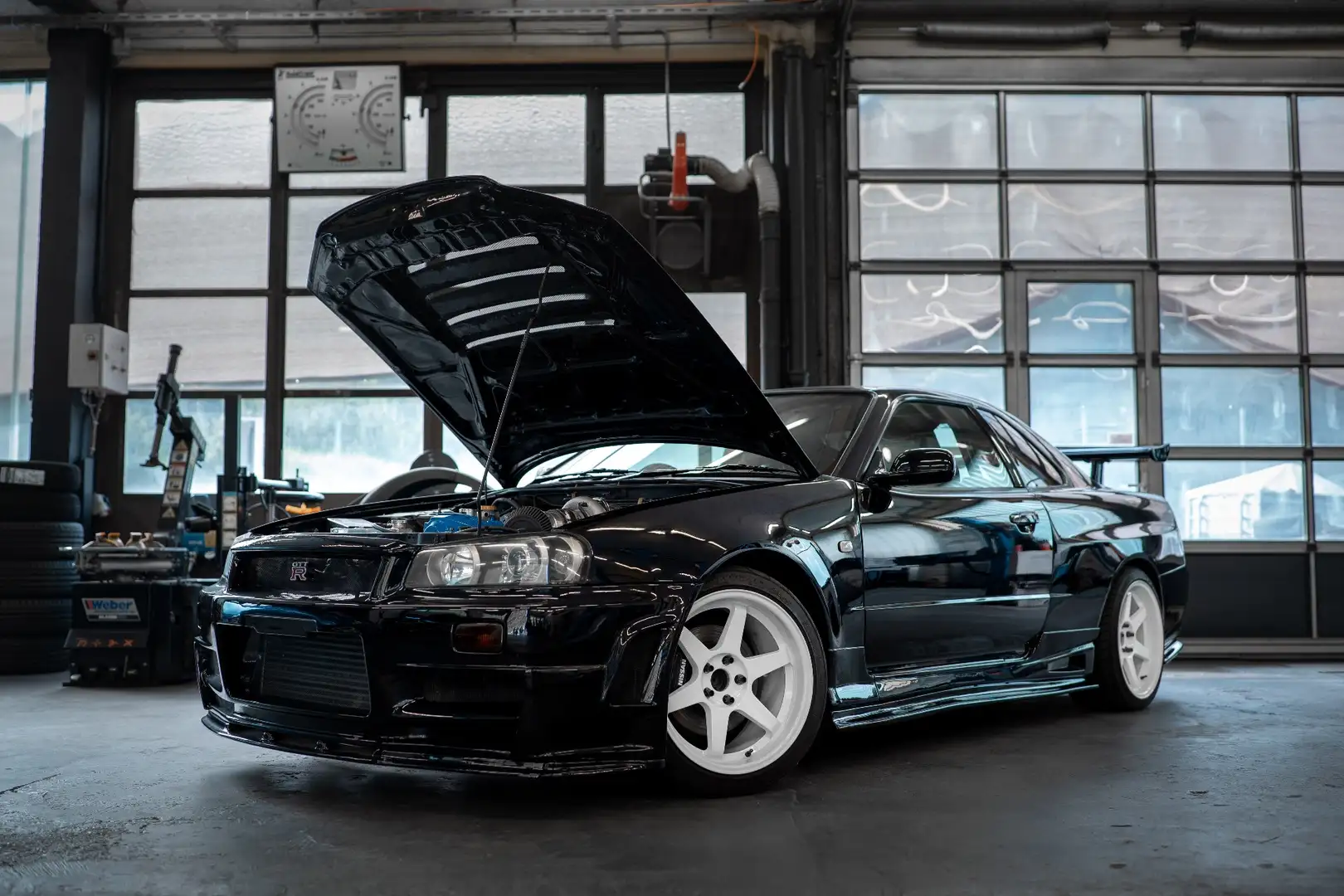 Nissan Skyline GTT/GTR 480hp Schwarz - 2