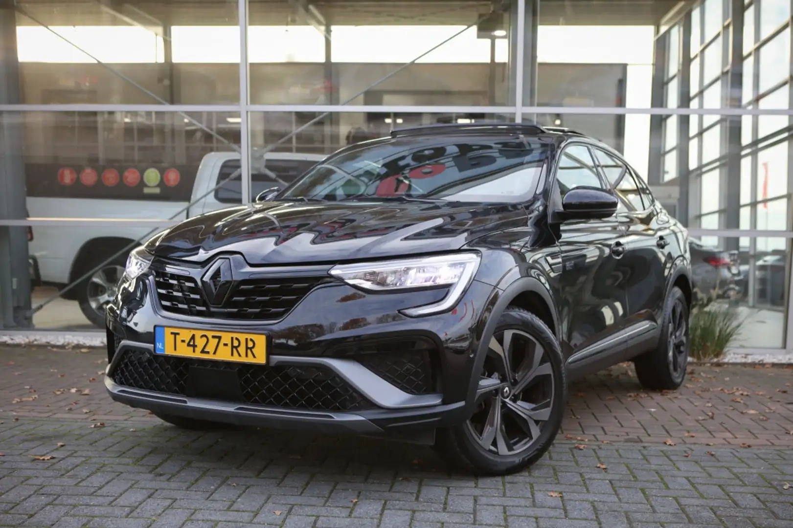 Renault Arkana 1.6 E-T h 145 ET eng | Pano | Achteruitrijcamera | Zwart - 1