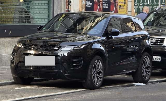 Imagine Land Rover Range Rover Evoque D200 R-Dynamic HSE
