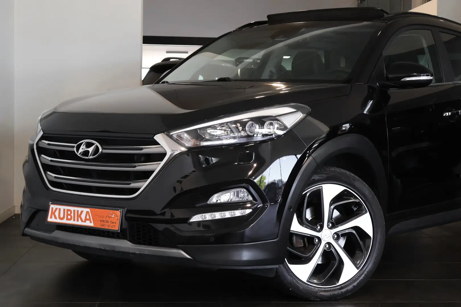 Hyundai TUCSON Tucson 1.7 CRDi 2WD DCT Pano Keyless Garantie* Noir - 2