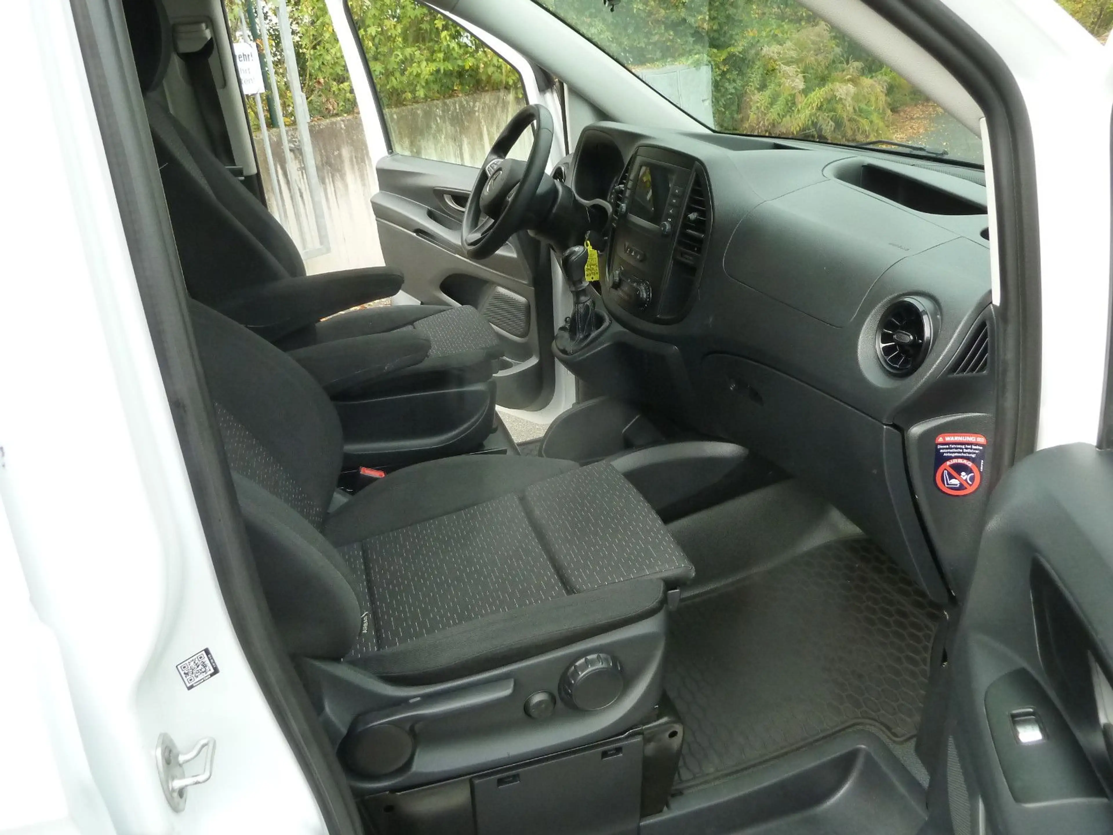 Mercedes-Benz Vito Mixto 114 CDI RWD kompakt — photo 11