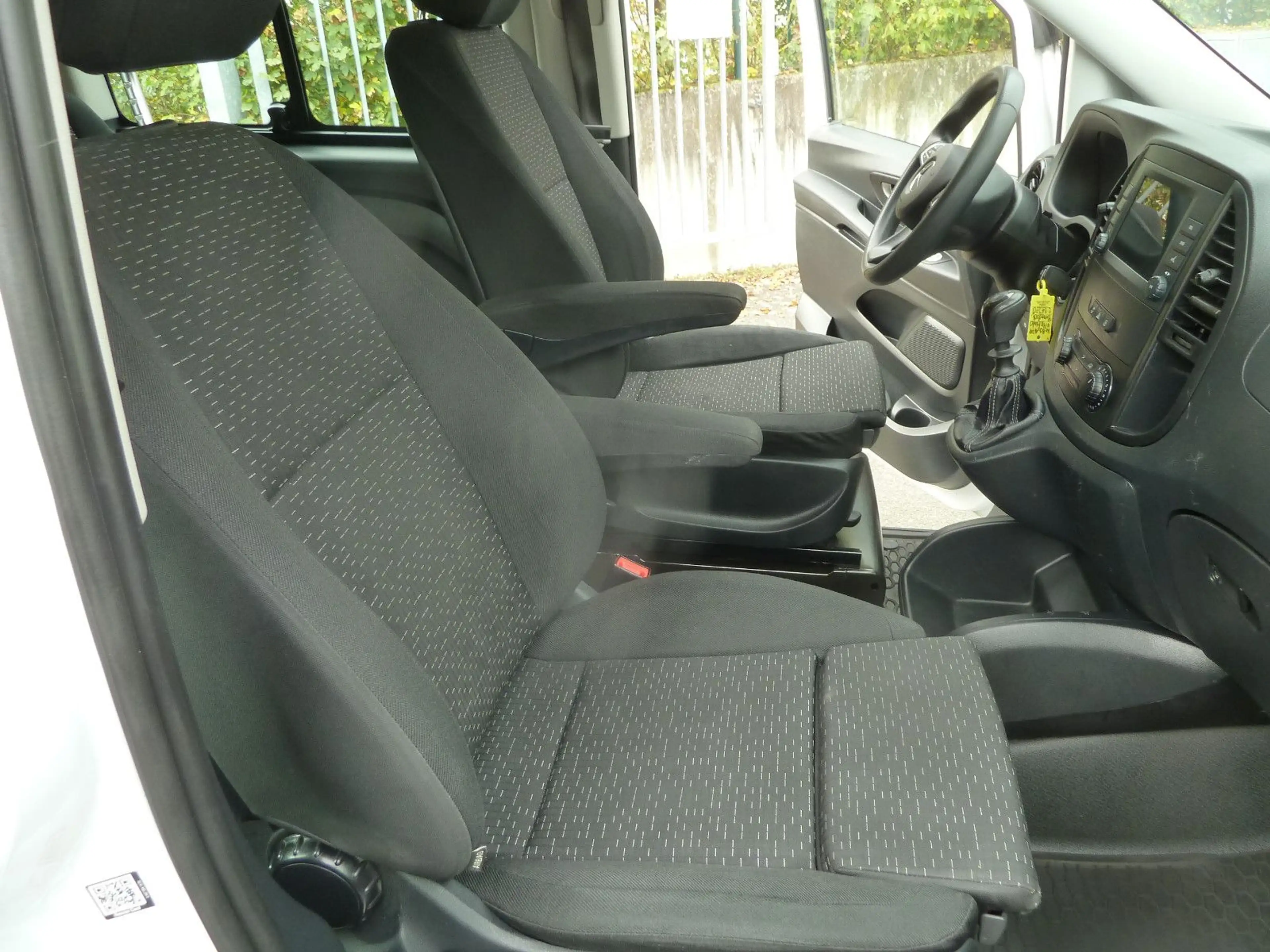 Mercedes-Benz Vito Mixto 114 CDI RWD kompakt — photo 12