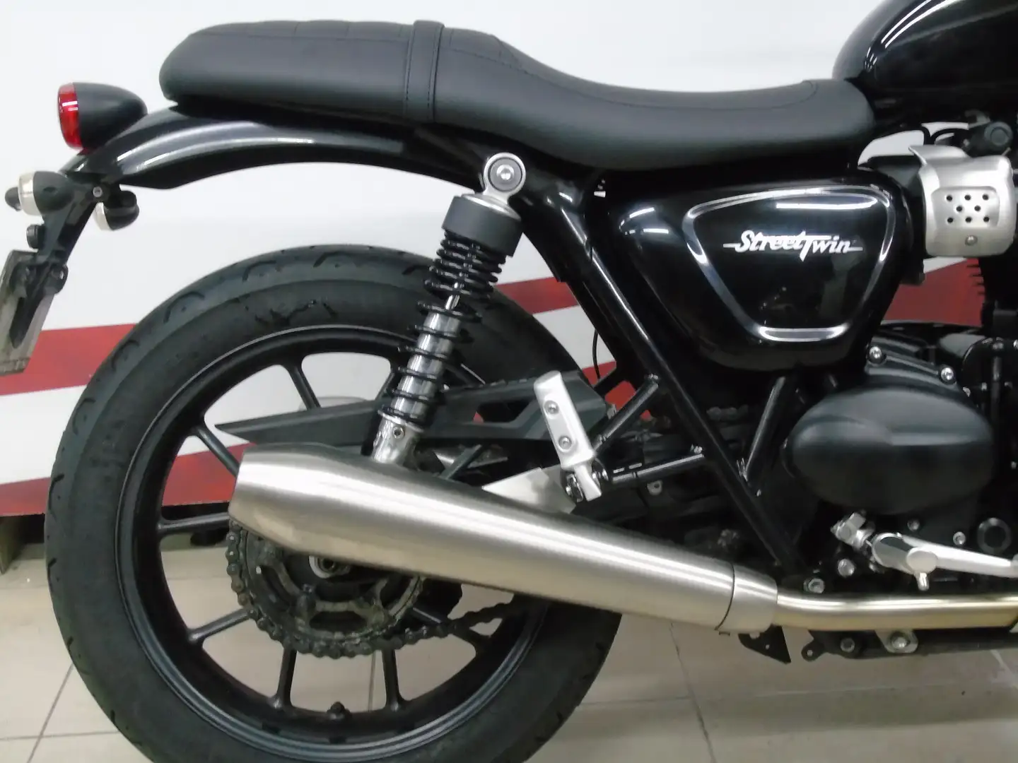 Triumph Street Twin Noir - 2