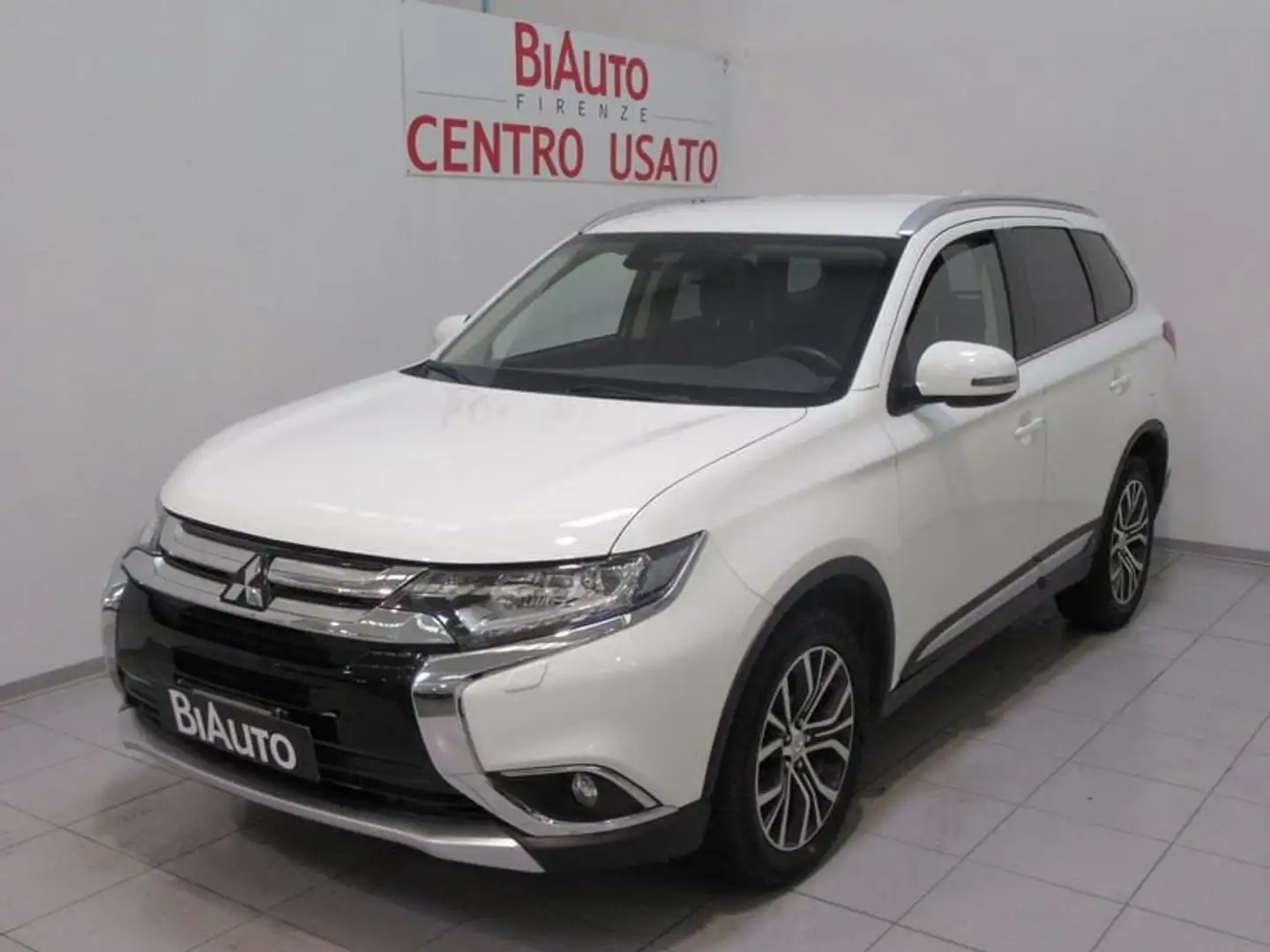 Mitsubishi Outlander 2.2 DI-D 4WD Instyle  7p. A/T Wit - 1