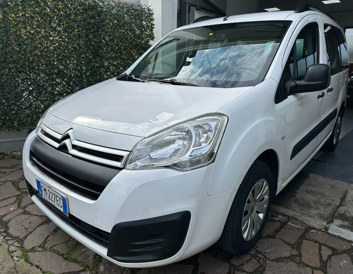 Citroen Berlingo 1.5 bluehdi M Shine 100cv PREZZO COMPRESO IVA Blanco - 1