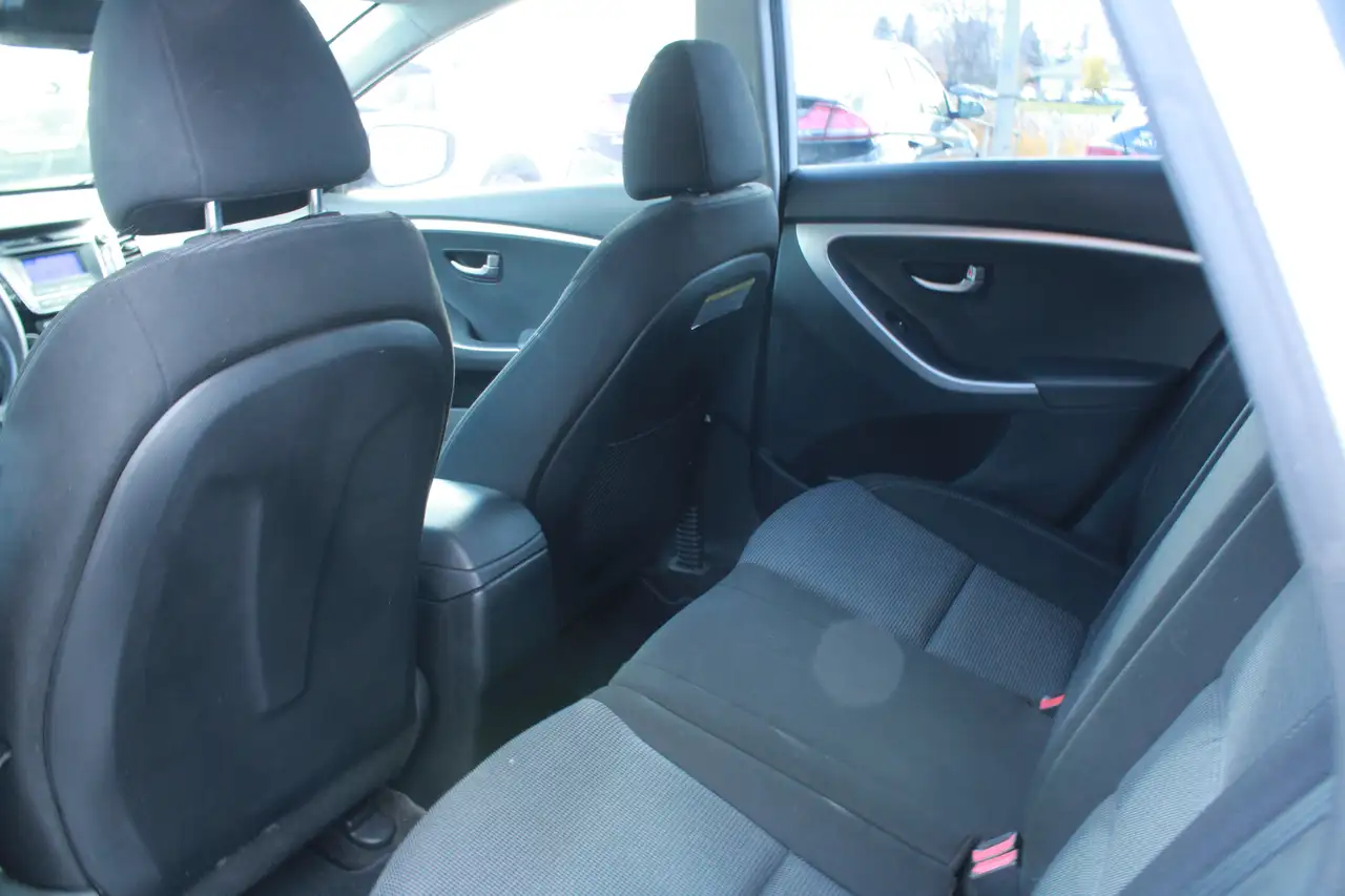 Hyundai ELANTRA снимка Hyundai ELANTRA