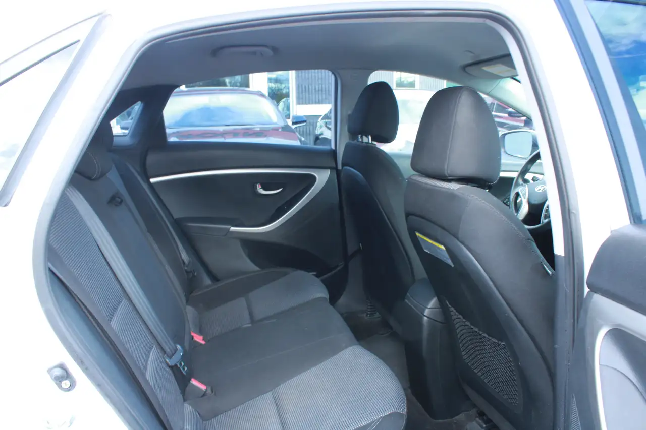 Hyundai ELANTRA снимка Hyundai ELANTRA