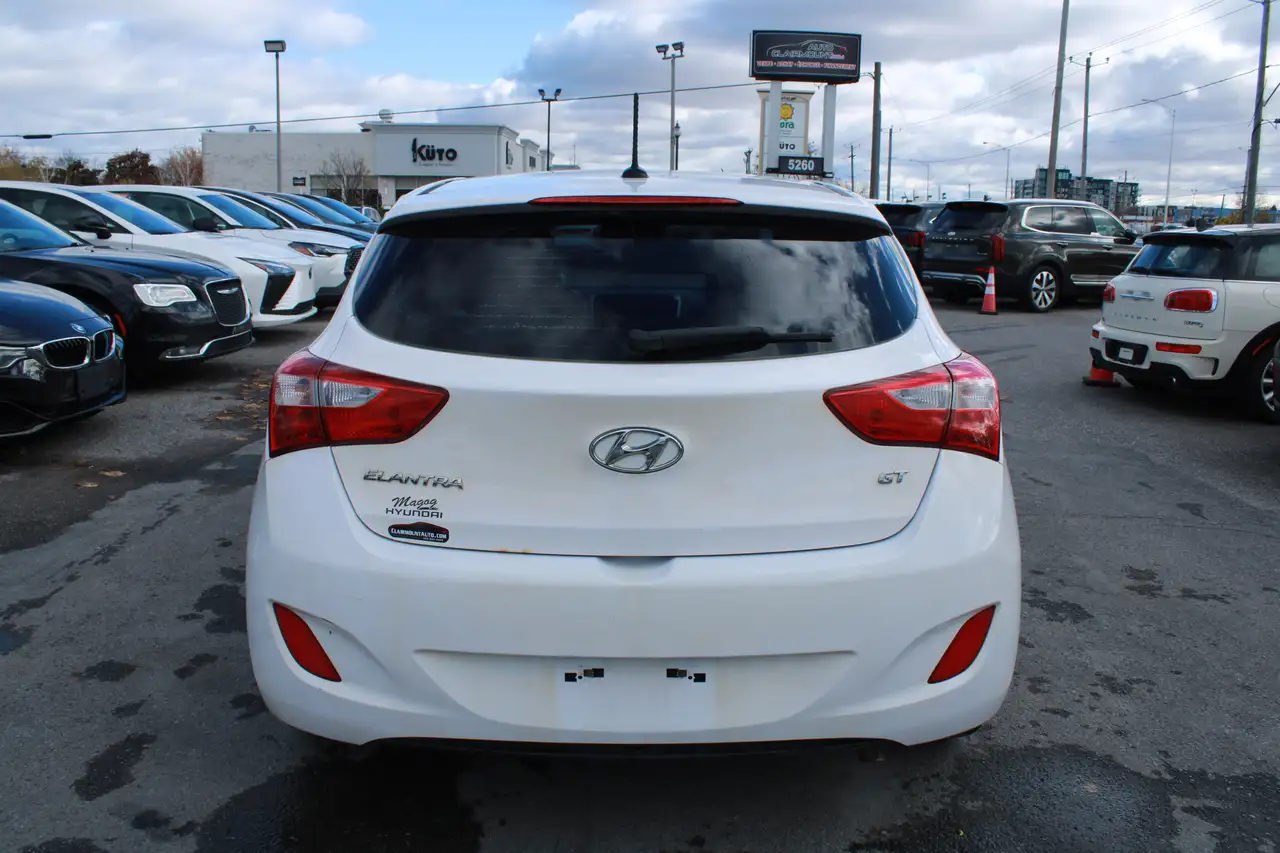 Hyundai ELANTRA снимка Hyundai ELANTRA