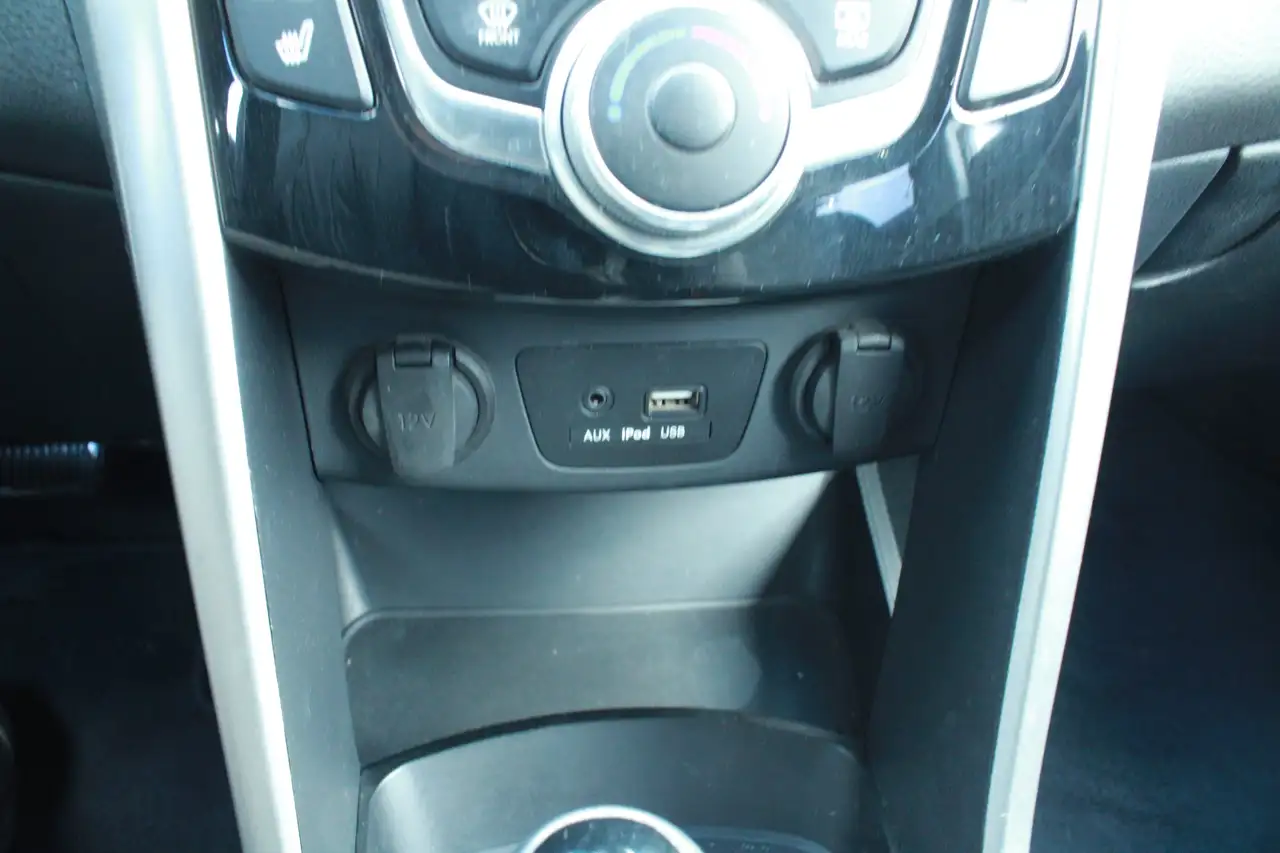 Hyundai ELANTRA снимка Hyundai ELANTRA