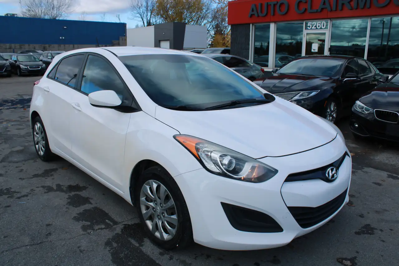 Hyundai ELANTRA снимка Hyundai ELANTRA