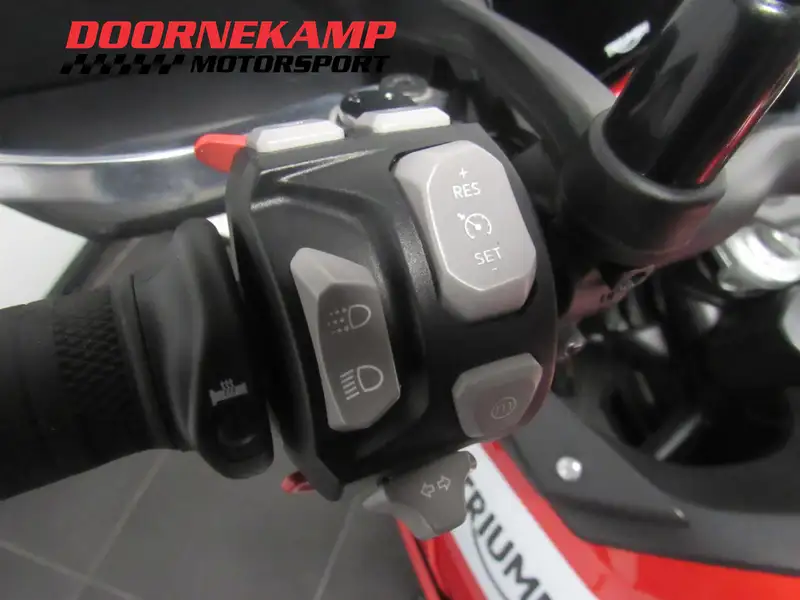 Triumph Tiger 900 - foto 8