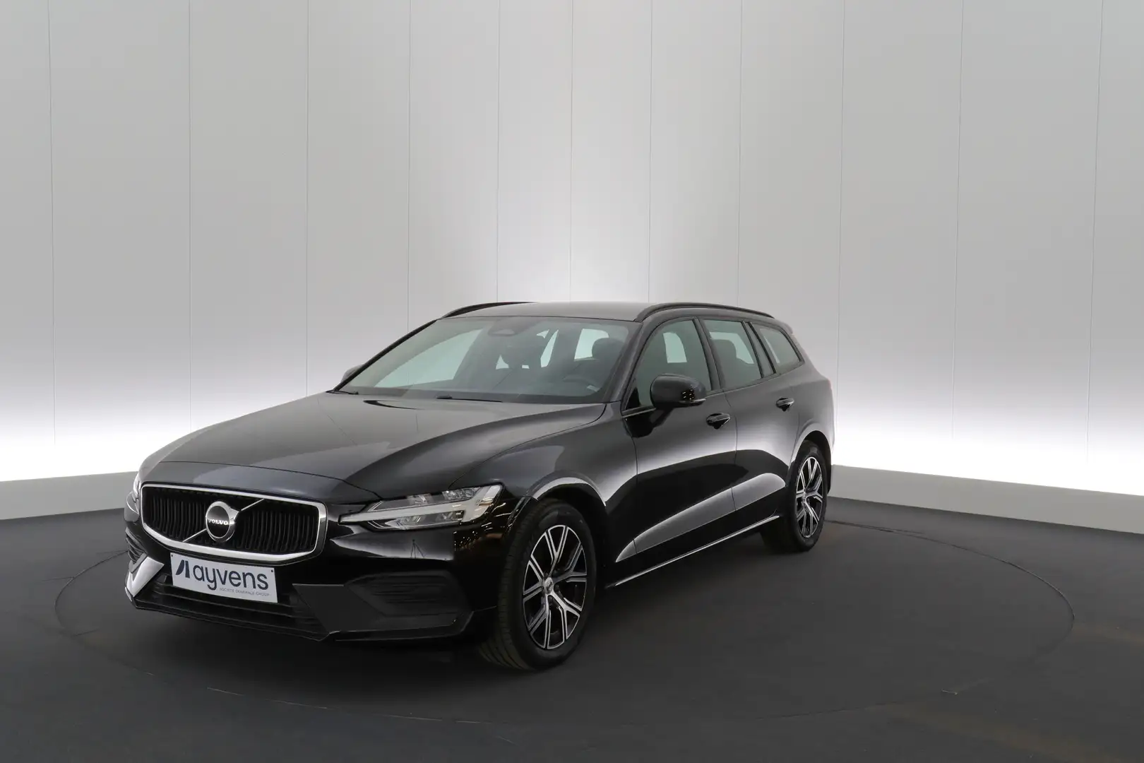Volvo V60 2.0 B3 MHEV Momentum Core DCT Business LED GPS PDC Noir - 1