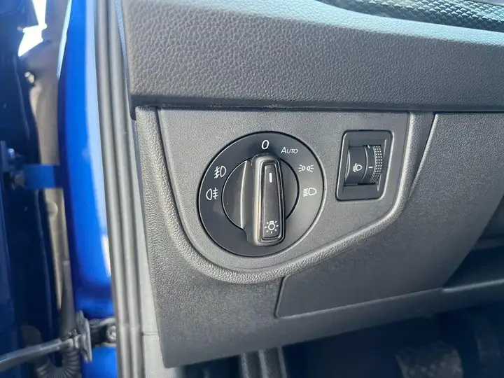 Volkswagen Taigo "Más" 1.0 TSI 6 vel. 2025, foto 16