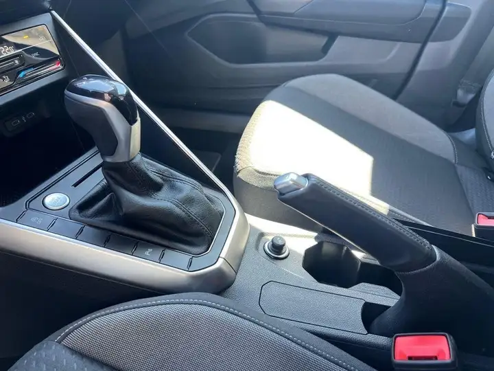 Volkswagen Taigo "Más" 1.0 TSI 6 vel. 2025, foto 10