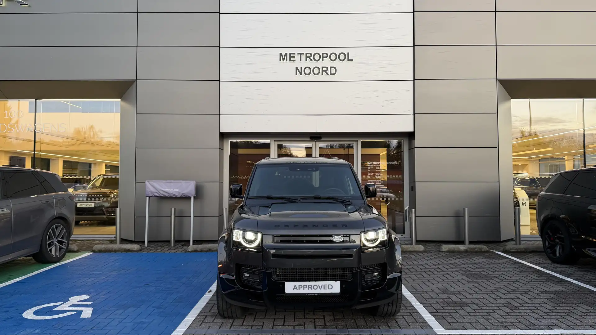 Land Rover Defender 110 D250 X-Dynamic SE// Lichte Vracht Gris - 2