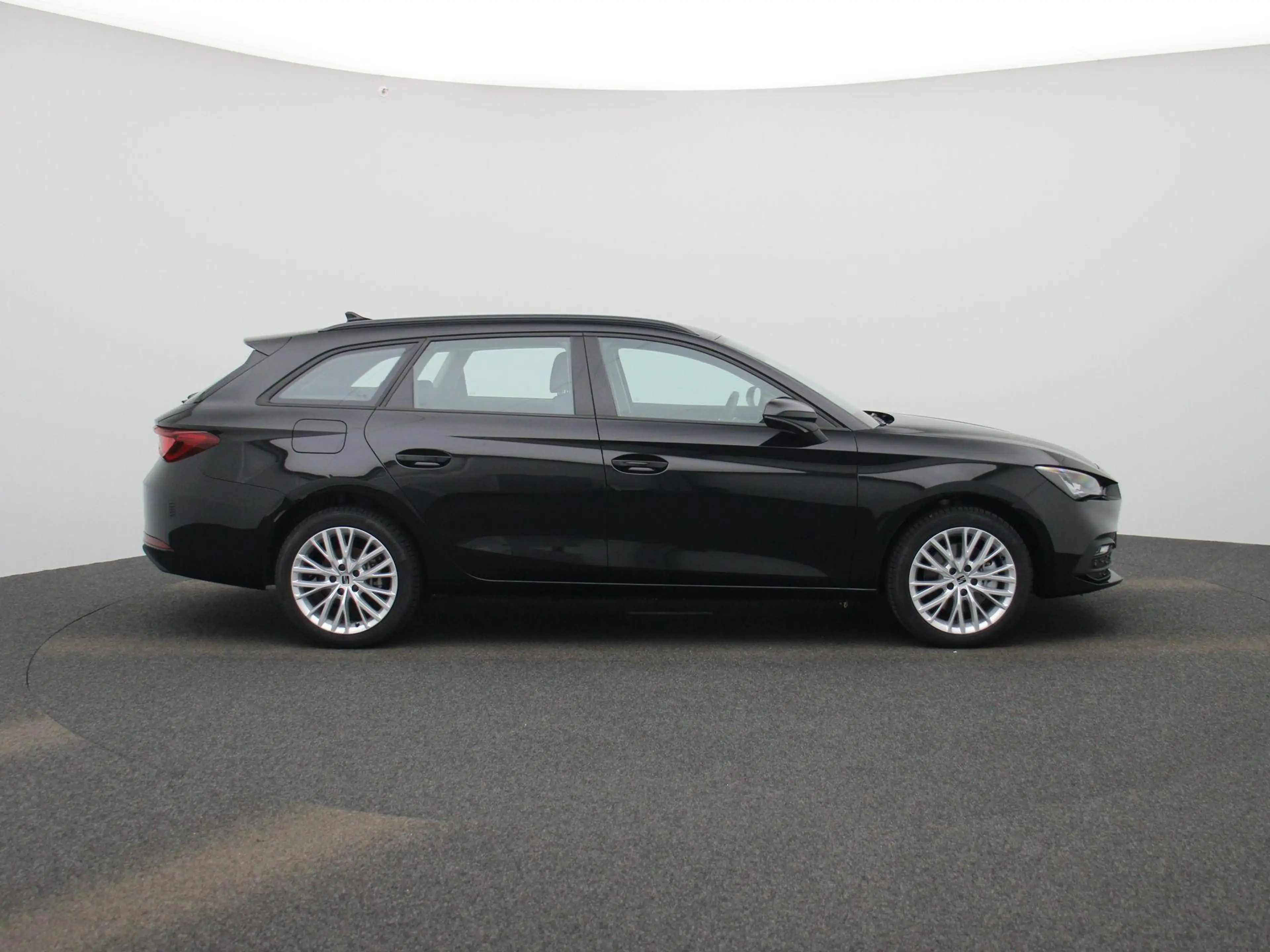 SEAT Leon e-Hybrid Sportstourer 1.5 TSI Style 204 PK | Automaat | LED — photo 6