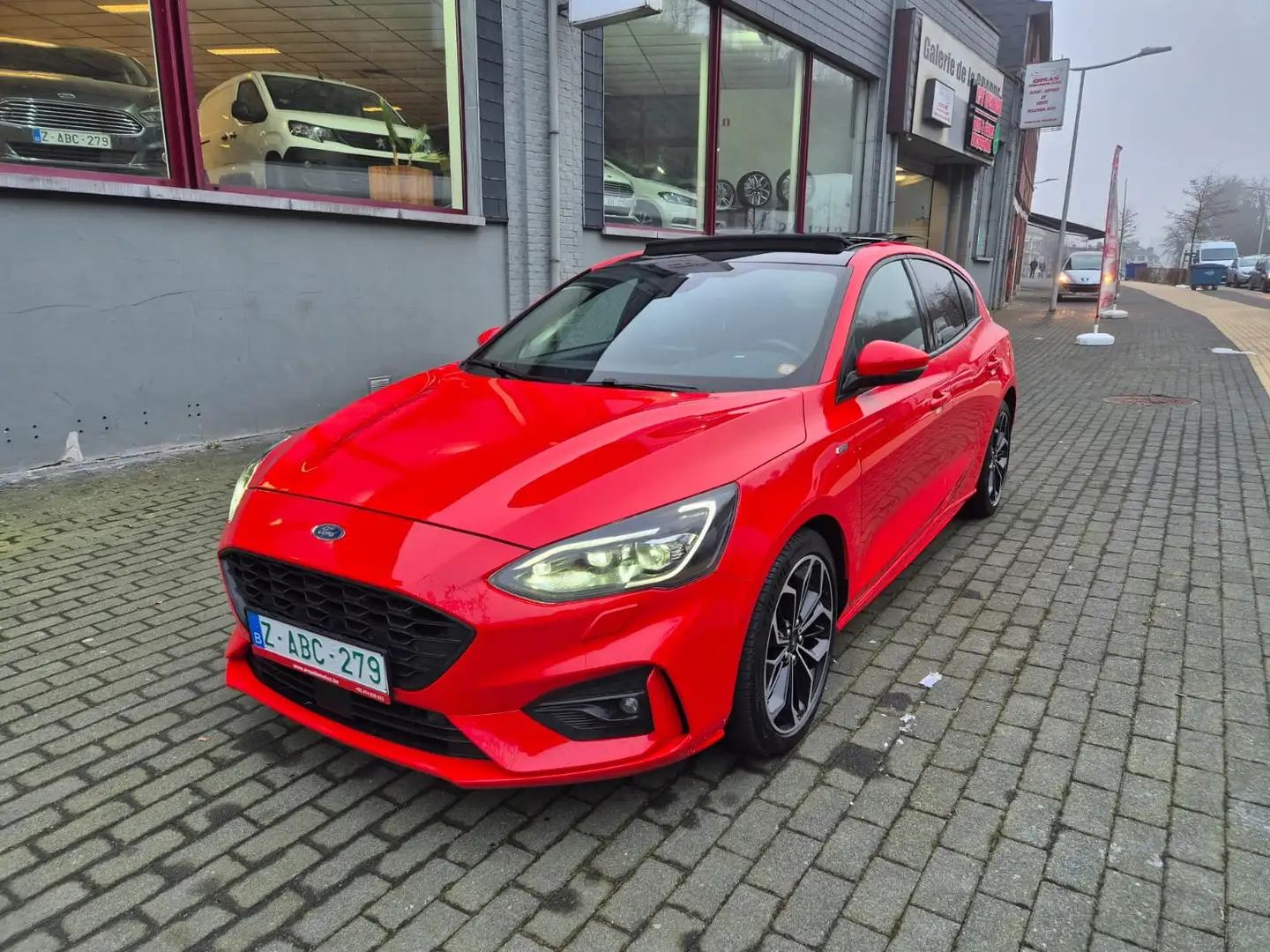 Ford Focus 2.0 EcoBlue ST-Line X TOIT PANORAMIQUE GARANTIE Rouge - 1