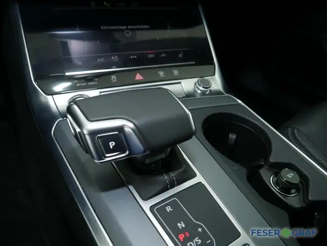 Audi A6 view 11