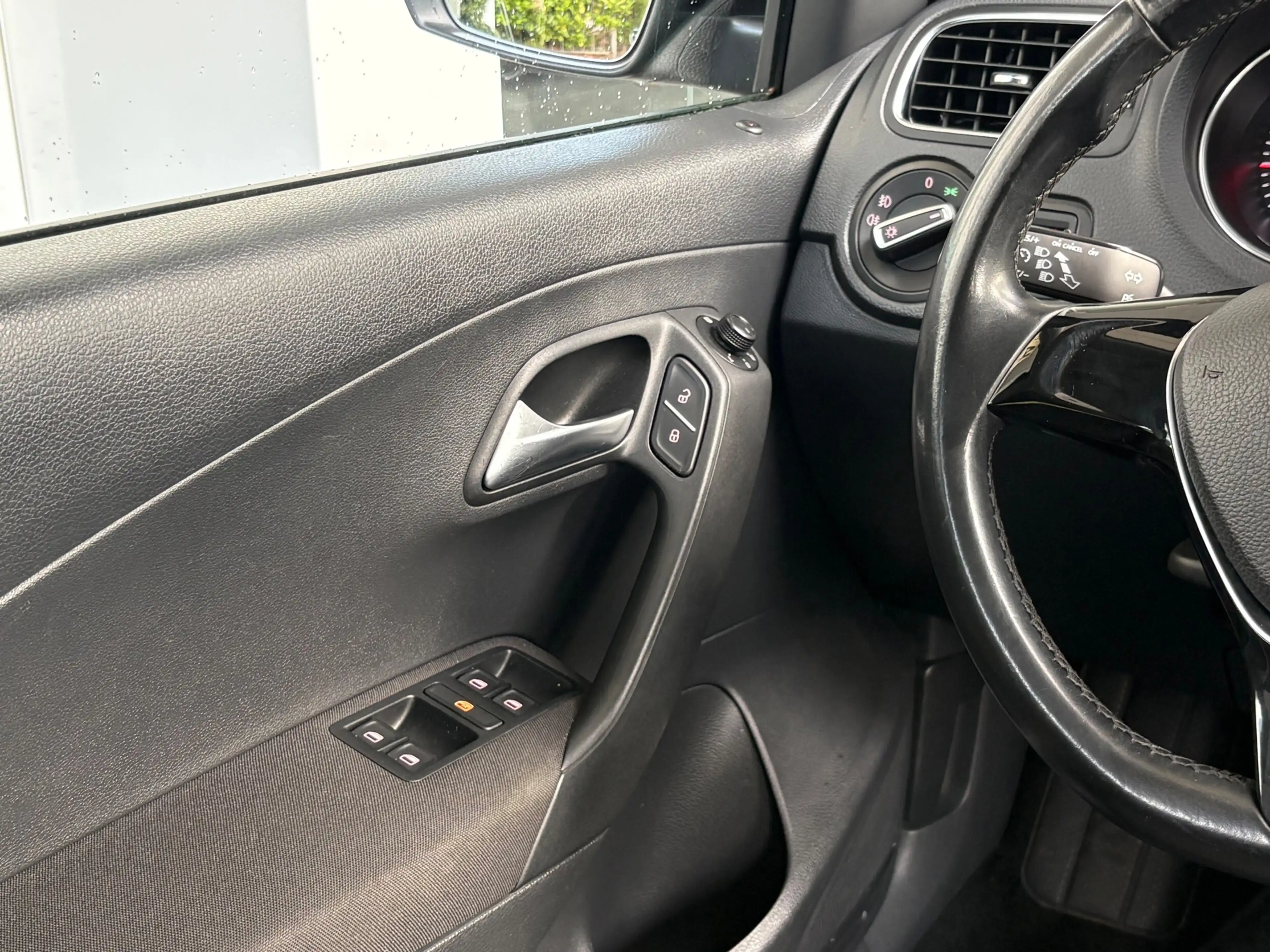 Volkswagen Polo 1.0 BlueMotion|Distr.VV|Bluetooth|NAP| — photo 17