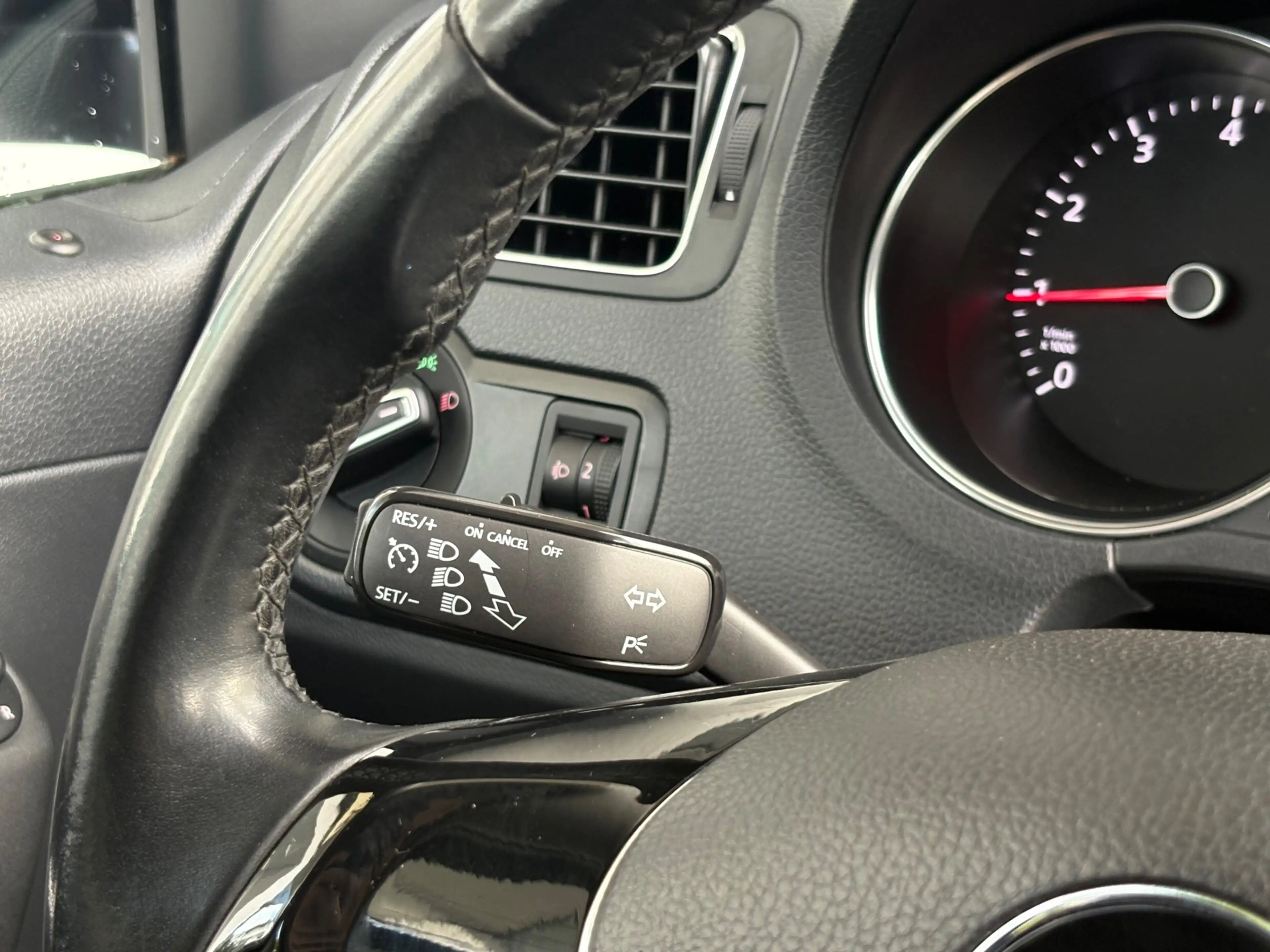 Volkswagen Polo 1.0 BlueMotion|Distr.VV|Bluetooth|NAP| — photo 11