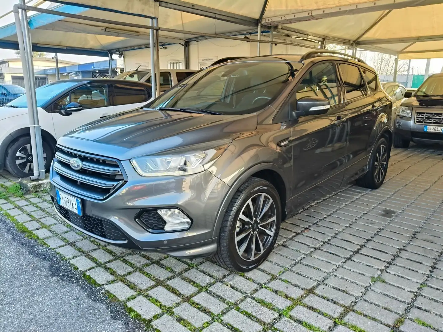 Ford Kuga Kuga 1.5 EcoBoost 120 CV S&S 2WD ST-Line Grau - 1