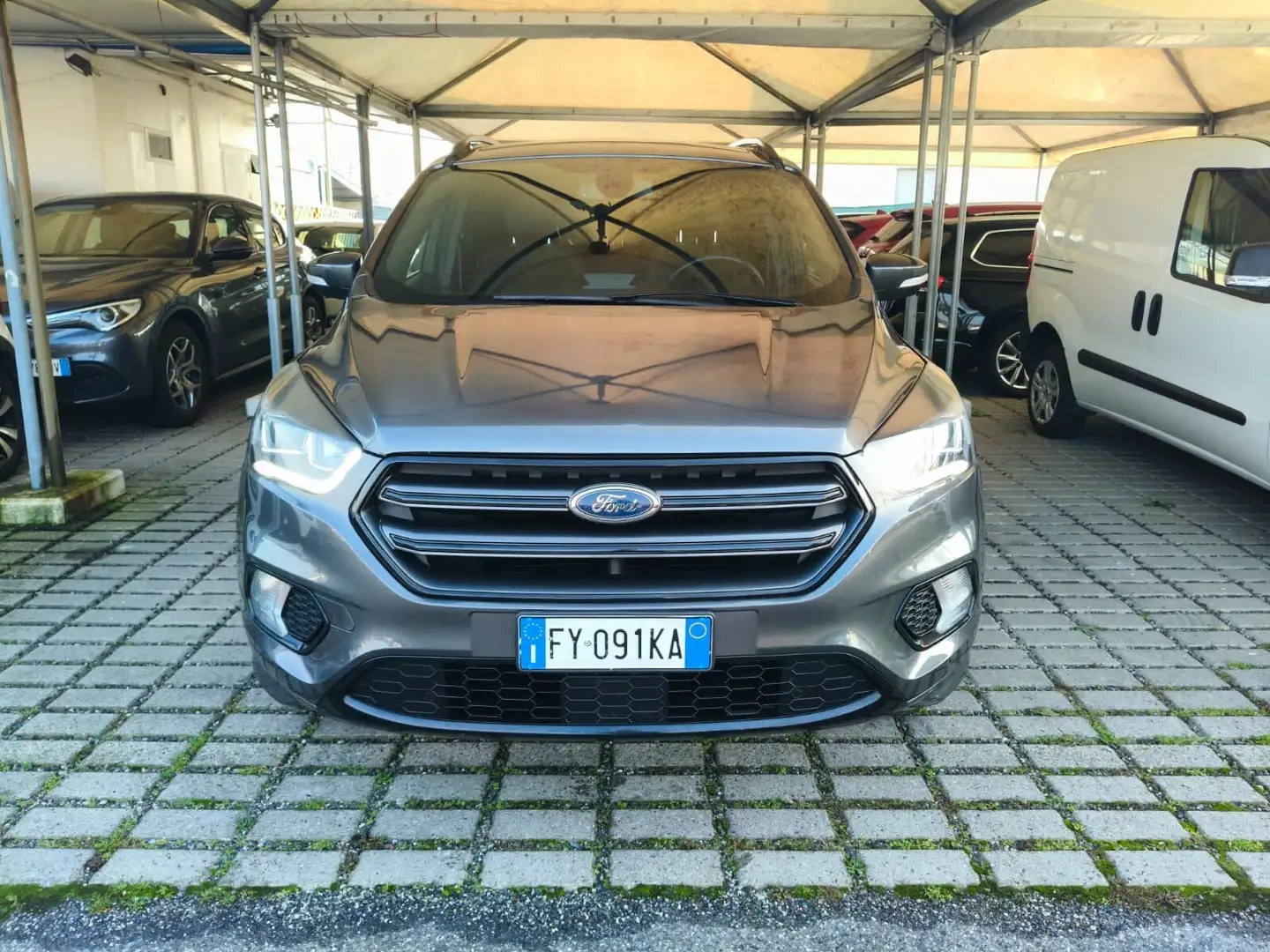 Ford Kuga Kuga 1.5 EcoBoost 120 CV S&S 2WD ST-Line Grau - 2
