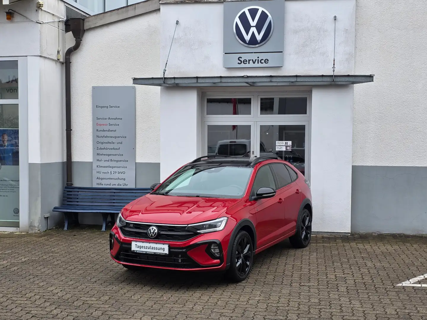 Volkswagen Taigo R-Line 1.5 TSI DSG, LED-Matrix, Kamera, Keyless Rot - 1
