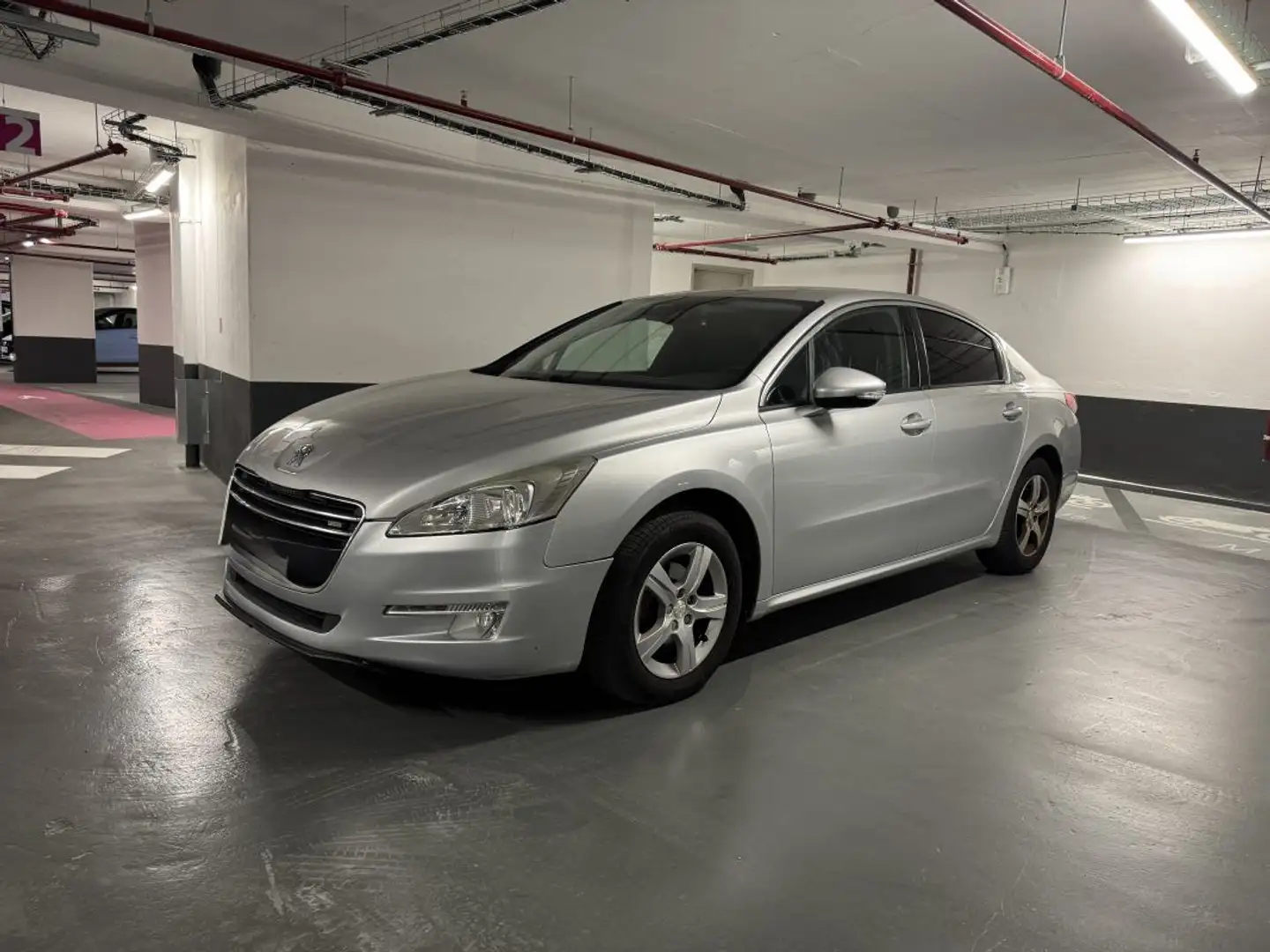 Peugeot 508 1.6 e-HDi115 FAP Business Pack Gris - 1