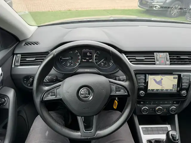 Skoda Octavia view 13