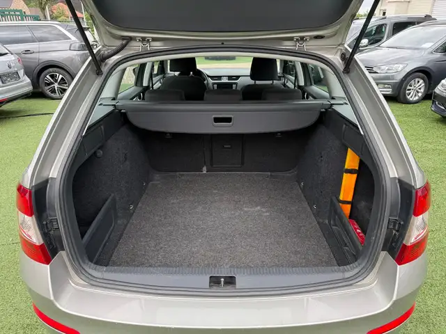 Skoda Octavia view 9