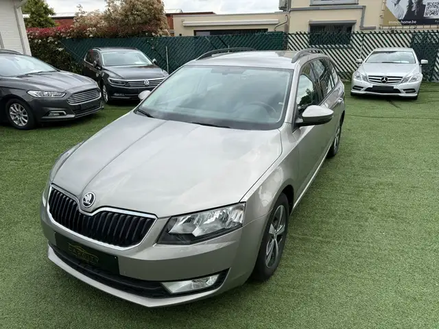 Skoda Octavia view 3