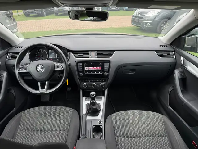 Skoda Octavia view 11