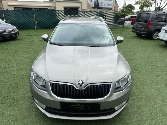 Skoda Octavia view 2