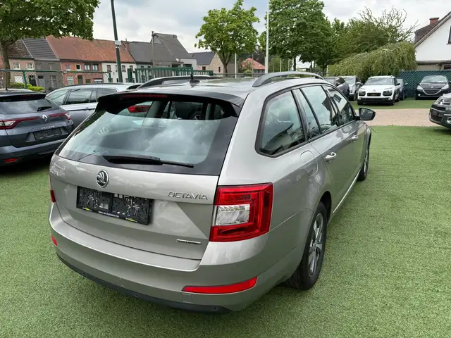 Skoda Octavia view 7