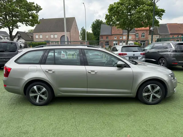 Skoda Octavia view 8