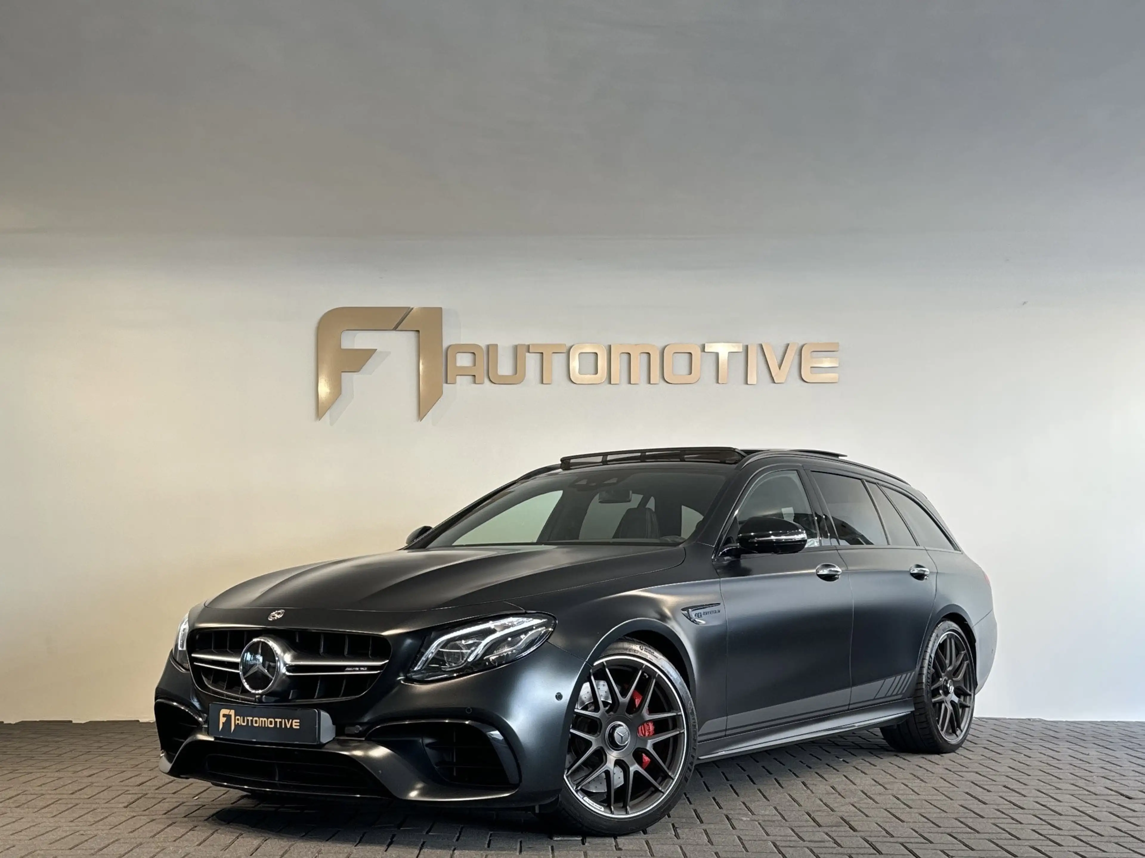 Mercedes-Benz E 63 AMG Estate S 4MATIC Edition 1 Pano|Kuipstoelen|Burmest