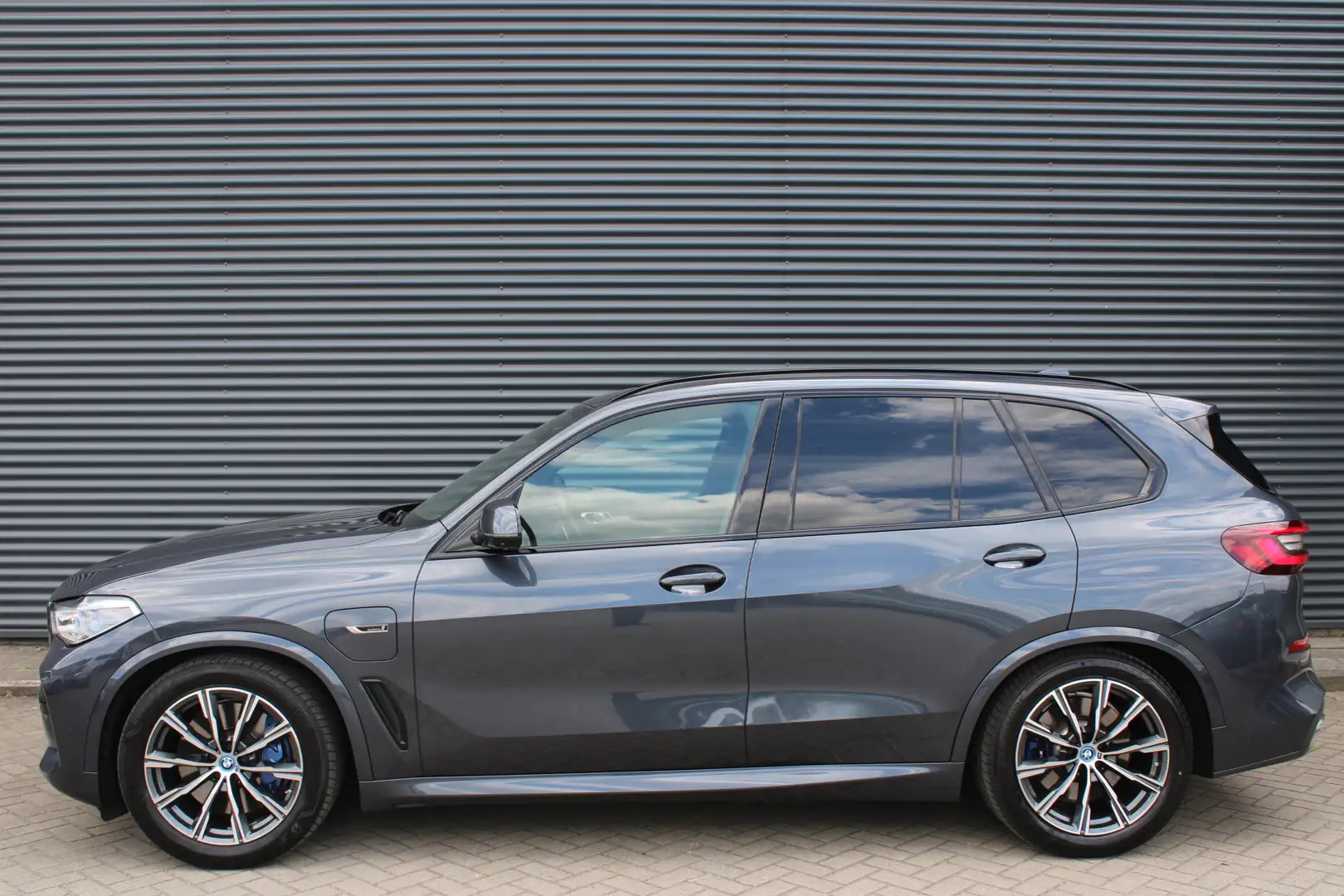 BMW X5 xDrive45e M-Sport Panoramadak Laser Head-Up Leer A Grijs - 2