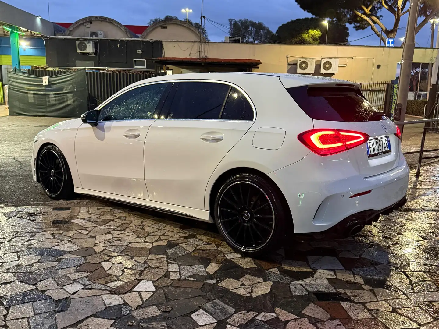 Mercedes-Benz A 250 Classe A 250 turbo 225 cv kit A35 AMG Bianco - 2