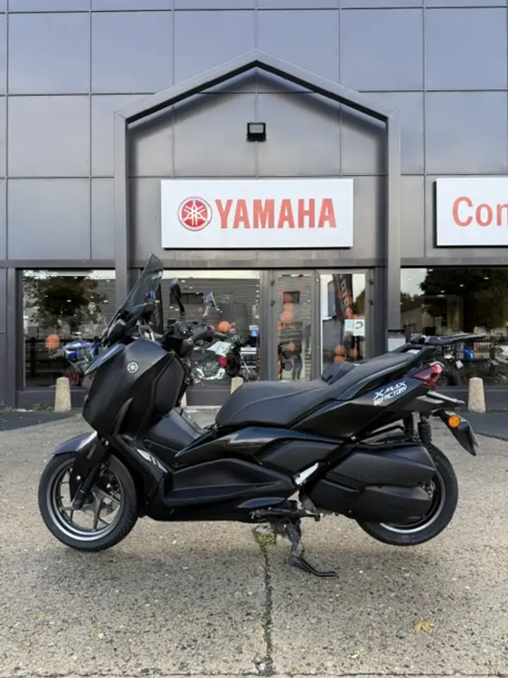 Yamaha X-Max 300
