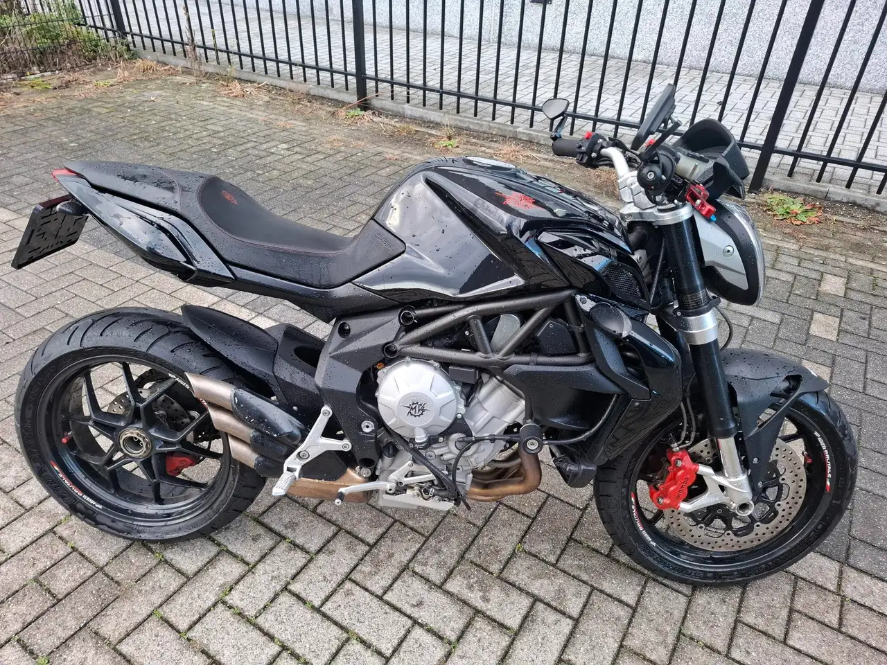 MV Agusta Brutale 675