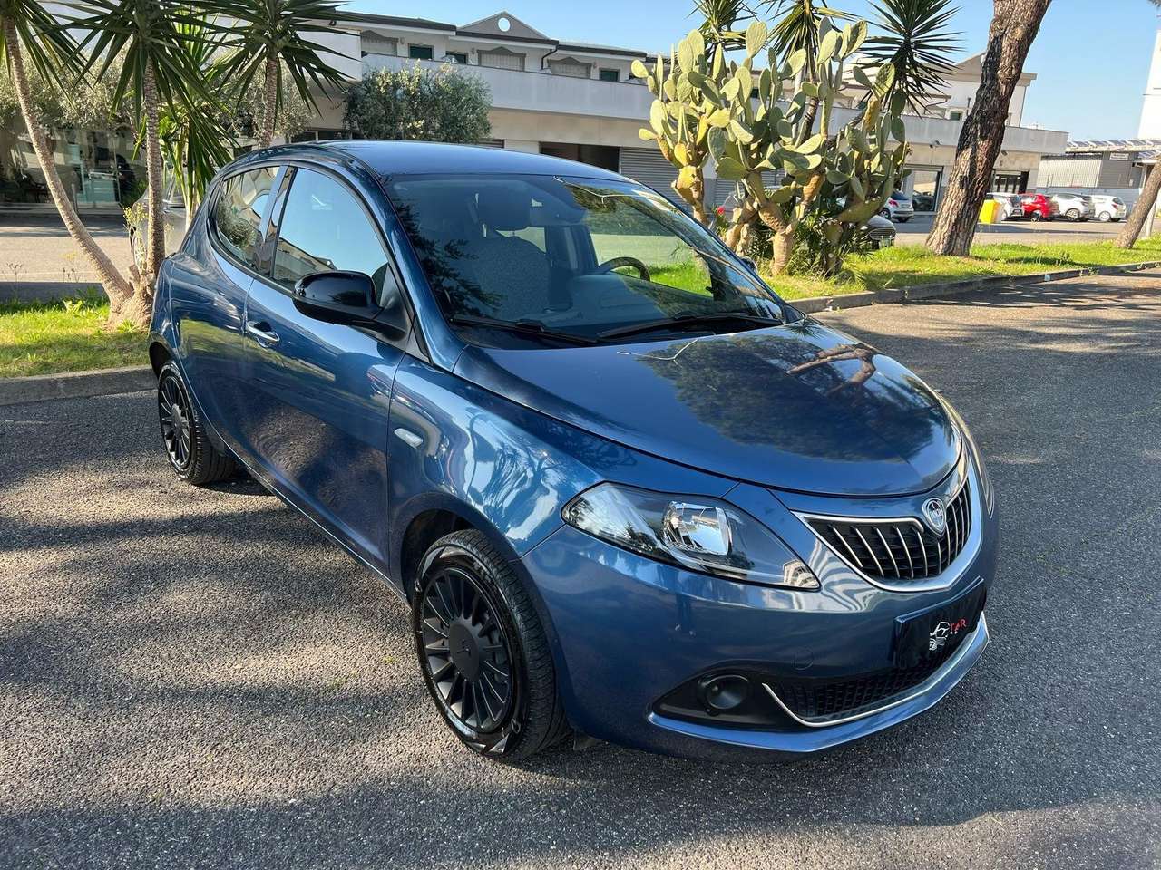 Lancia Ypsilon Ypsilon 1.0 firefly hybrid Silver s