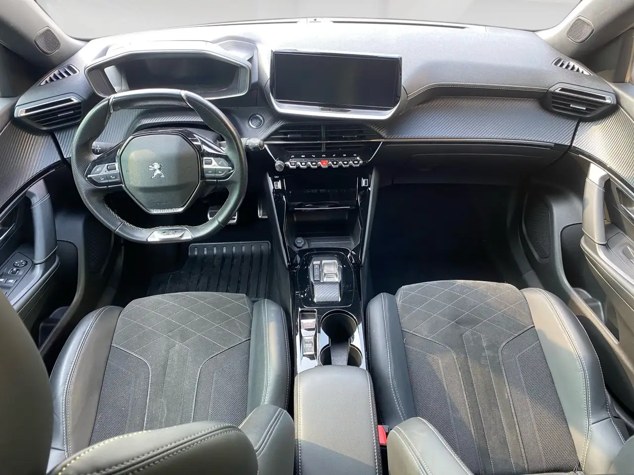 Peugeot 2008 GT Pack 100kW - PROMO 19