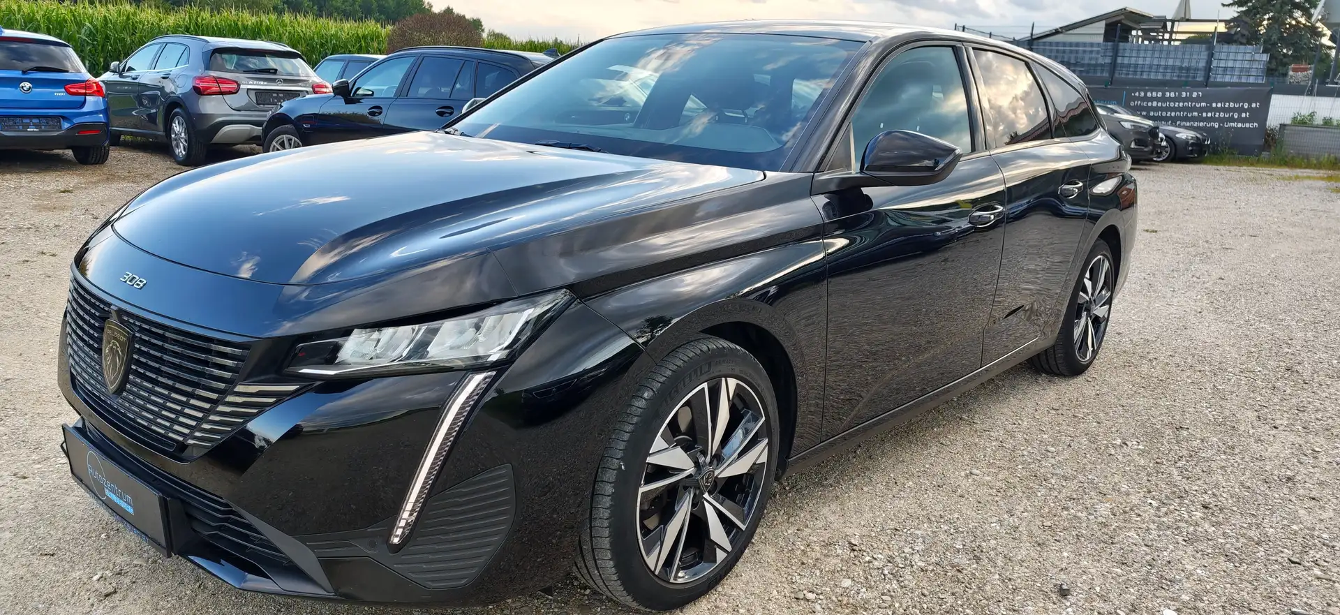 Peugeot 308 Allure*AHK*PICKERL NEU*RUCKFAHRKAMERA*SITZHEIZUNG Schwarz - 1