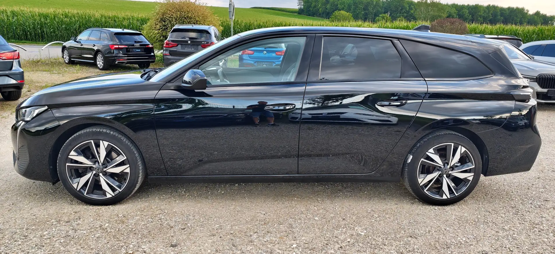 Peugeot 308 Allure*AHK*PICKERL NEU*RUCKFAHRKAMERA*SITZHEIZUNG Schwarz - 2