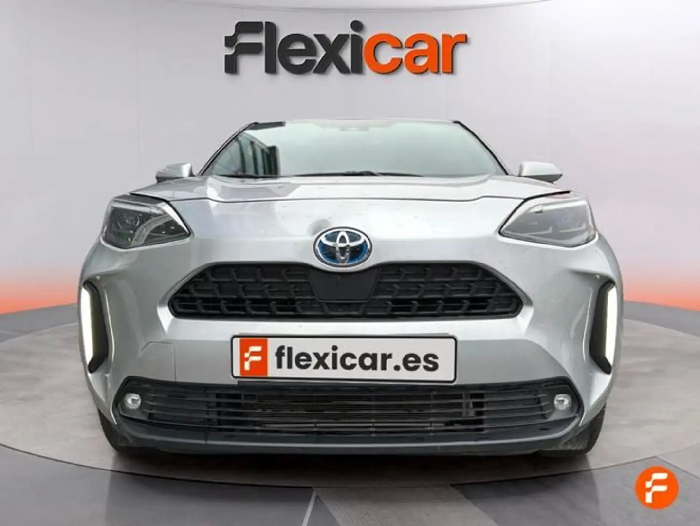 Toyota Yaris Cross 120H Active Tech Gris - 2