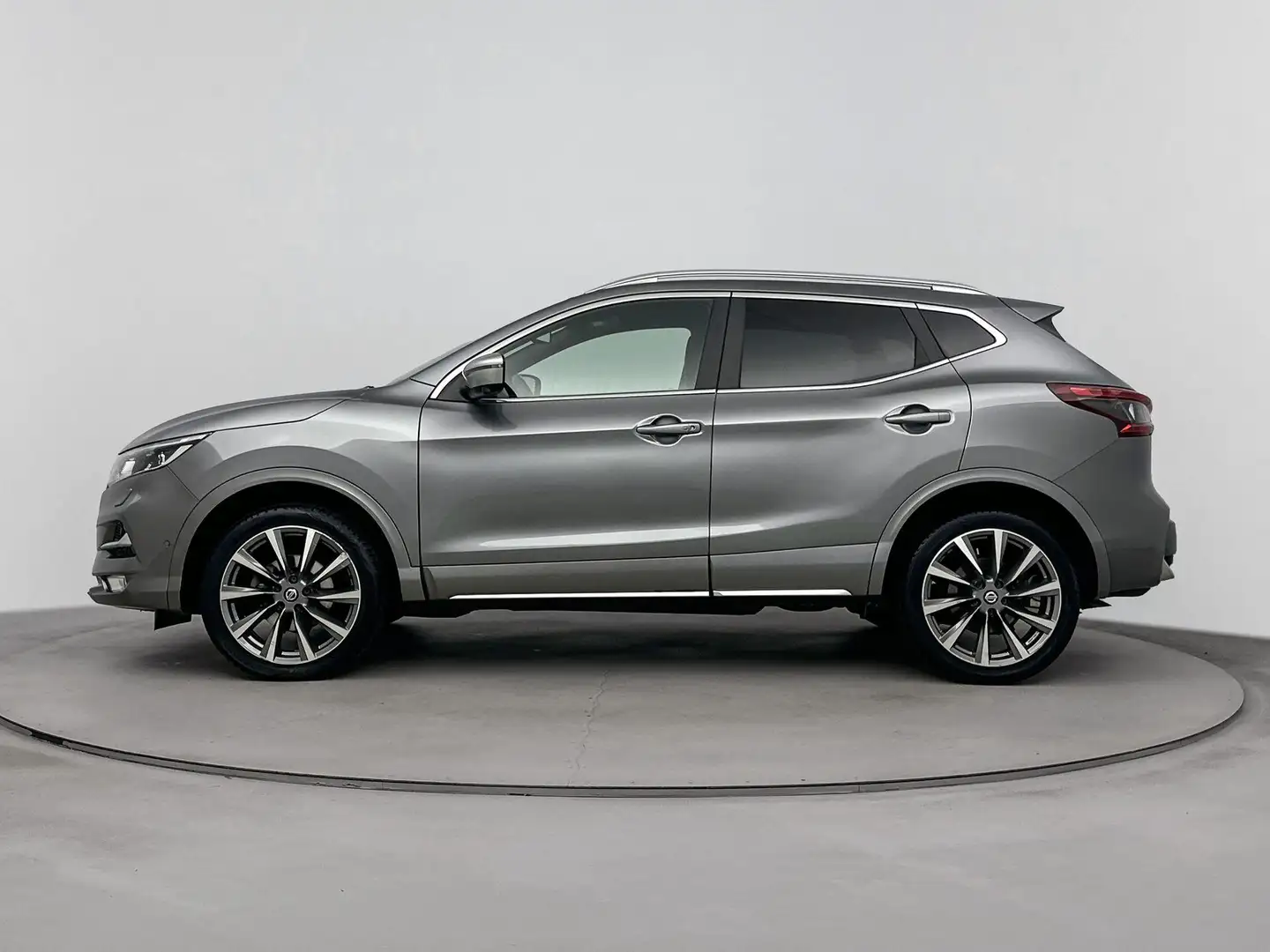 Nissan Qashqai 1.3 DIG-T Tekna + | Apple Carplay & Android Auto | Grijs - 2
