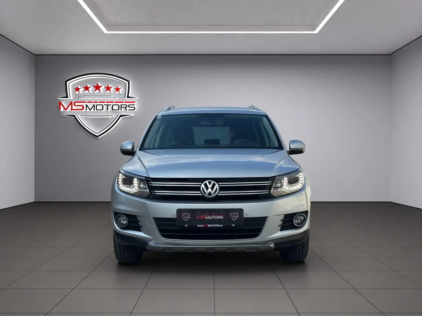 Volkswagen Tiguan 2,0 TDI 4Motion*1.BESITZ*NAVI*TEMPOMAT*KREDIT Silber - 2