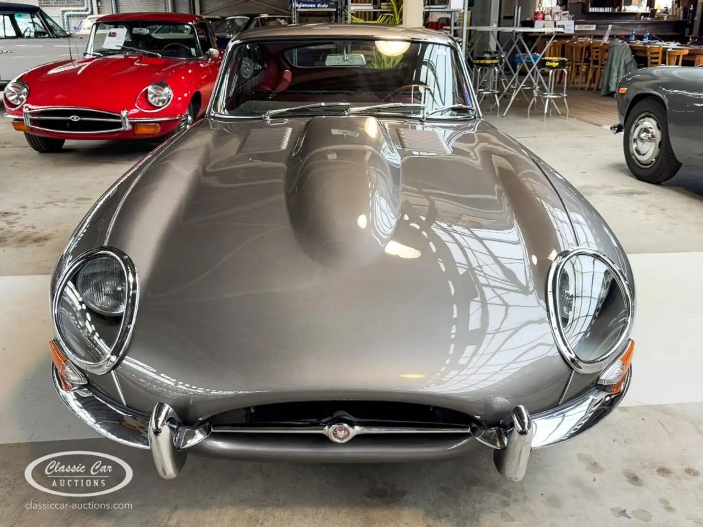Jaguar E-Type Series 1  - ONLINE AUCTION Gris - 2