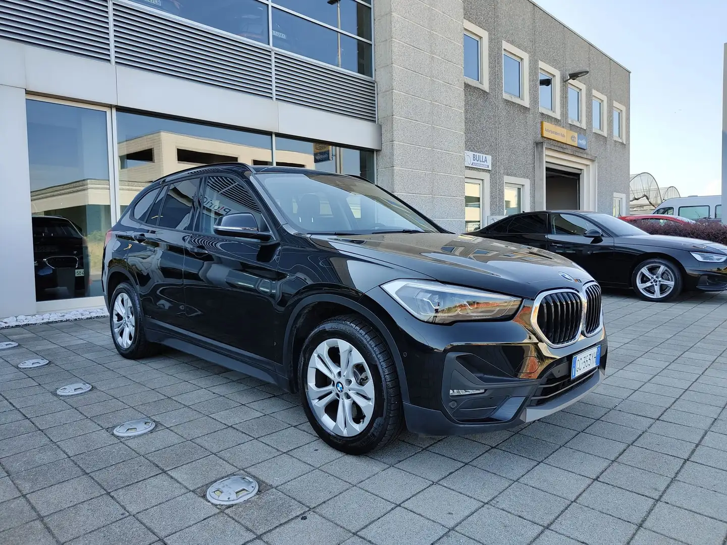 BMW X1 xDrive25e Plug-In Hybrid FariLED Navi Sensori DAB Nero - 2