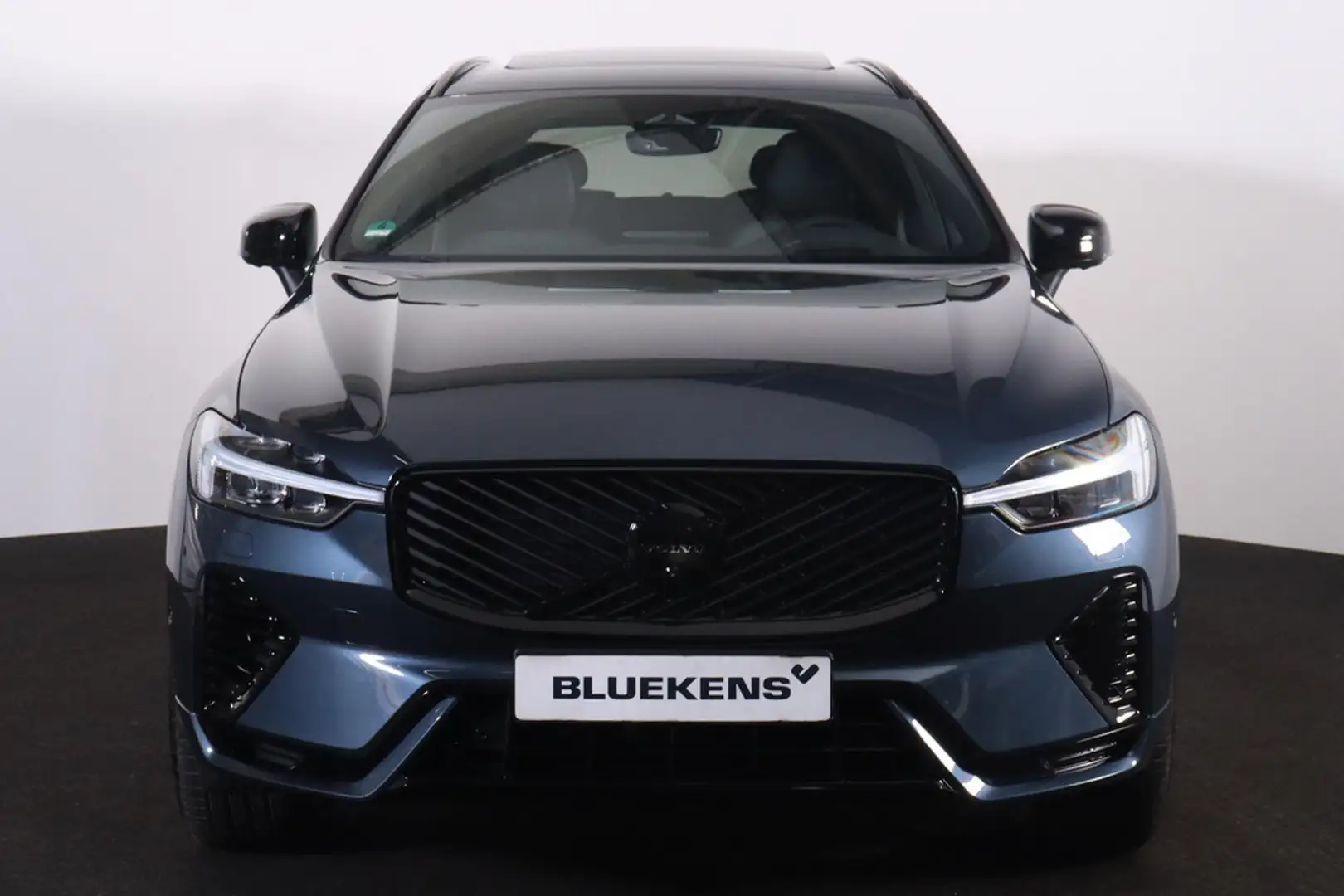 Volvo XC60 T6 Recharge AWD Ultra Black Edition - Panorama/sch Azul - 2